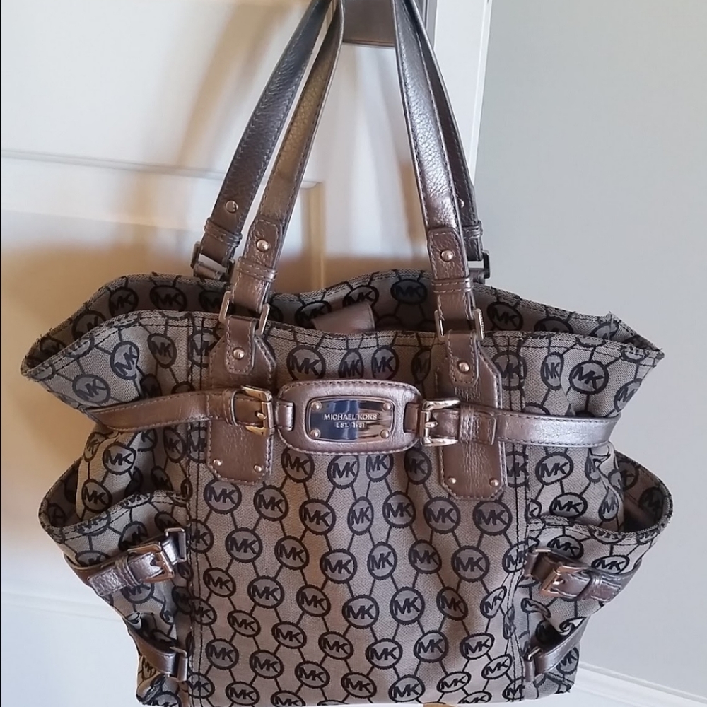 Michael Kors Black/Grey/Silver Purse